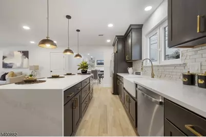 860 Lakeside Dr, Rahway, NJ 07065 - Photo 9