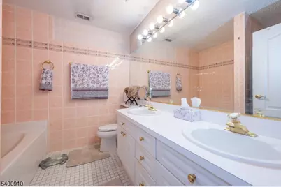 8605 Brittany Dr, Wayne, NJ 07470 - Photo 25