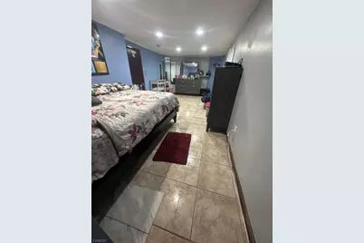 25 Burgess Pl, Passaic, NJ 07055 - Photo 33