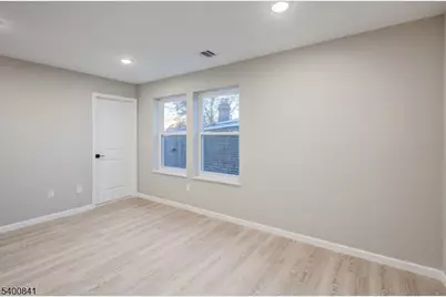 581 Bergen St, Newark, NJ 07108 - Photo 25