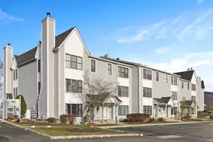 54 Burlington Ct, Hamburg, NJ 07419 - Photo 1