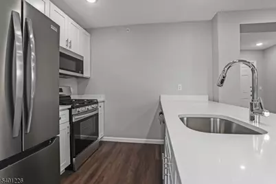 224 Broad St #302, Bloomfield, NJ 07003 - Photo 3