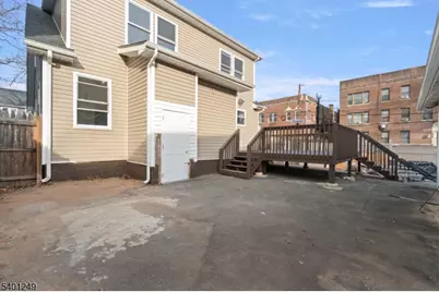 390 Clinton Pl, Newark, NJ 07112 - Photo 17