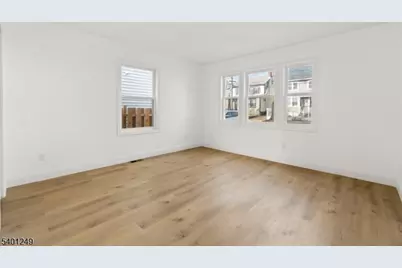 390 Clinton Pl, Newark, NJ 07112 - Photo 11