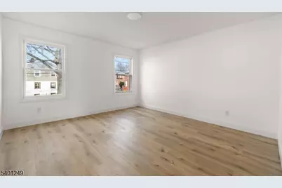 390 Clinton Pl, Newark, NJ 07112 - Photo 13