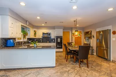 118 Country Ln, Clifton, NJ 07013 - Photo 5