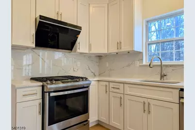 111 Harvard Cir, Montgomery Township, NJ 08540 - Photo 5