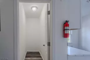 86 Abinger Pl, Newark, NJ 07106 - Photo 3