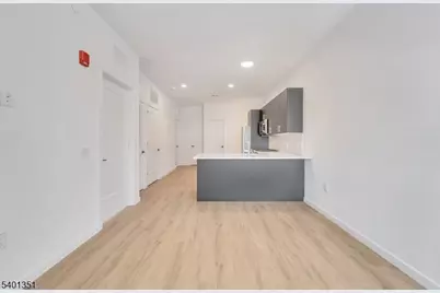 22 Schuyler Pl #201, Morristown, NJ 07960 - Photo 3