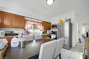 42 Lakeshore Dr, Prospect Park, NJ 07508 - Photo 9