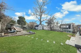 42 Lakeshore Dr, Prospect Park, NJ 07508 - Photo 17