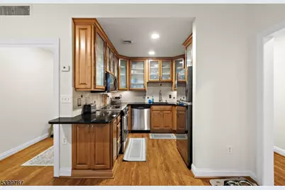 207-31 Shearwater Ct West #31, Jersey City, NJ 07305 - Photo 7