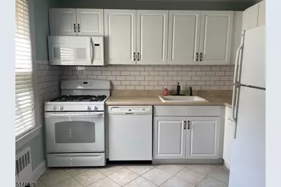 46B Parkway Village, Cranford Township, NJ 07016 - Photo 3