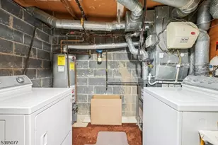 181 Long Hill Rd, Little Falls Township, NJ 07424 - Photo 29