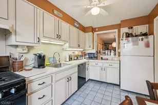 181 Long Hill Rd, Little Falls Township, NJ 07424 - Photo 11