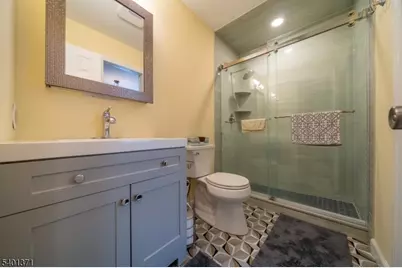 44 Sparrow Circle, Hampton Township, NJ 07860 - Photo 17