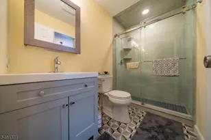 44 Sparrow Cir, Hampton Township, NJ 07860 - Photo 17