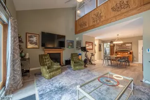 44 Sparrow Cir, Hampton Township, NJ 07860 - Photo 9