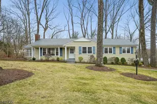 119 Cambridge Dr, Berkeley Heights Township, NJ 07922 - Photo 1