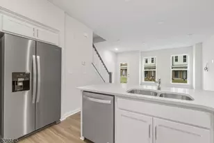 4 Sadie Cir, Union Township, NJ 07083 - Photo 5