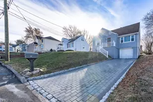 22 Ridgeview Dr, Woodland Park, NJ 07424 - Photo 1