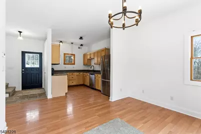 7 Arrowhead Dr, Wantage, NJ 07461 - Photo 9