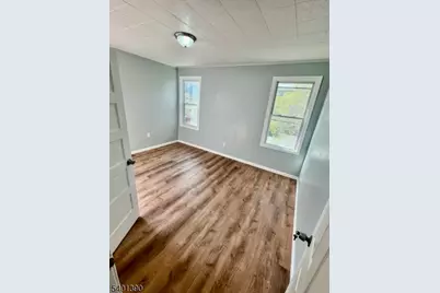 127 Dewey St, Newark, NJ 07112 - Photo 3