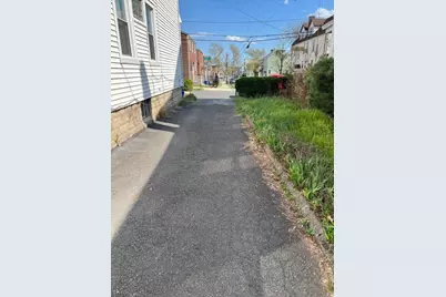 127 Dewey St, Newark, NJ 07112 - Photo 1