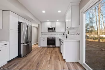 35 Crown Rd, Franklin Township, NJ 08873 - Photo 11