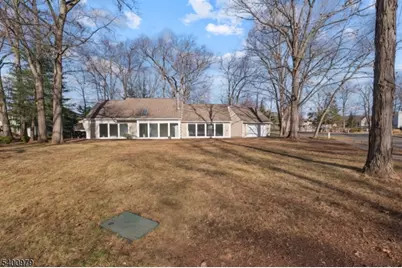 35 Crown Rd, Franklin Township, NJ 08873 - Photo 3