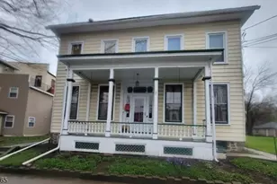 107 Greenwich St, Belvidere, NJ 07823 - Photo 1