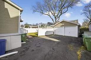 121 Myrtle St, Roselle, NJ 07203 - Photo 31