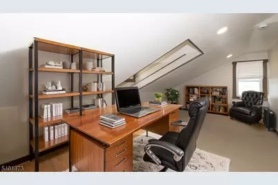 316 W Gibbons St, Linden, NJ 07036 - Photo 9