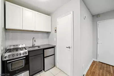 819 Bloomfield Ave Unit #12, Montclair Twp., NJ 07042 - Photo 7