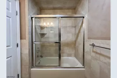 614E Fairview Av #E, Fairview, NJ 07022 - Photo 9