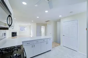 208 Blackberry Ct, Raritan Township, NJ 08822 - Photo 7