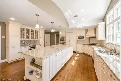 525 Pines Lake Dr, Wayne, NJ 07470 - Photo 15