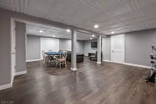 525 Pines Lake Dr, Wayne, NJ 07470 - Photo 31