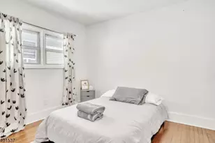 72 Fair St, East Orange, NJ 07017 - Photo 3