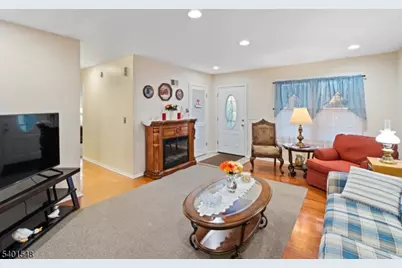 71 Dukes Rd, Rahway, NJ 07065 - Photo 5