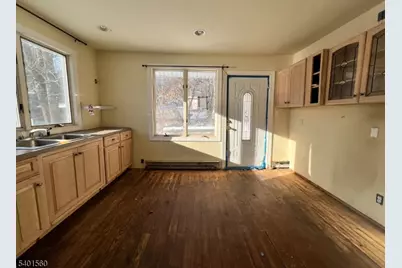 182 Lackawanna Dr, Byram Township, NJ 07874 - Photo 9