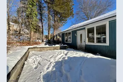 182 Lackawanna Dr, Byram Township, NJ 07874 - Photo 1