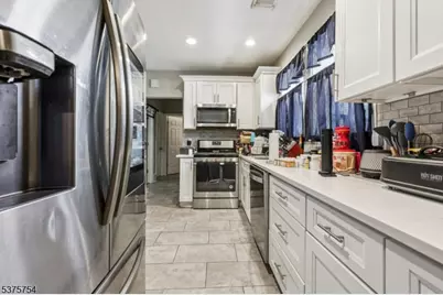 363 Macarthur Ave, Garfield, NJ 07026 - Photo 9