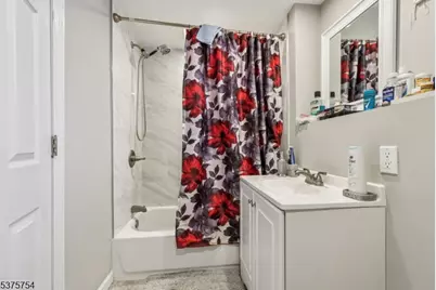 363 Macarthur Ave, Garfield, NJ 07026 - Photo 15