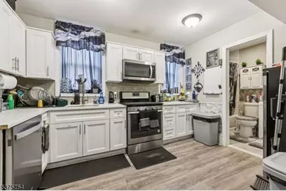 363 Macarthur Ave, Garfield, NJ 07026 - Photo 7