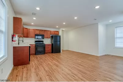 87-A N 18th St, East Orange, NJ 07017 - Photo 5