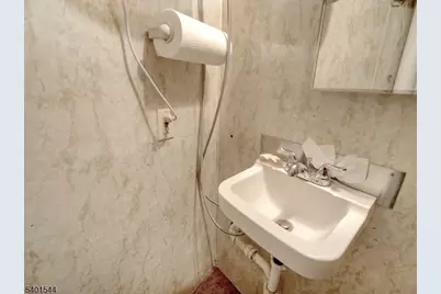 286 W Clay Ave, Roselle Park, NJ 07204 - Photo 19