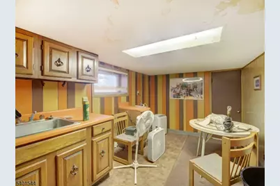 286 W Clay Ave, Roselle Park, NJ 07204 - Photo 13