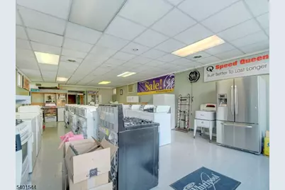 286 W Clay Ave, Roselle Park, NJ 07204 - Photo 21