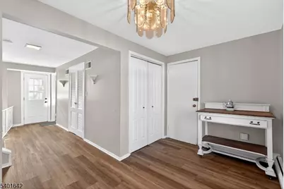 569 Scotland Rd, Union Township, NJ 07083 - Photo 3